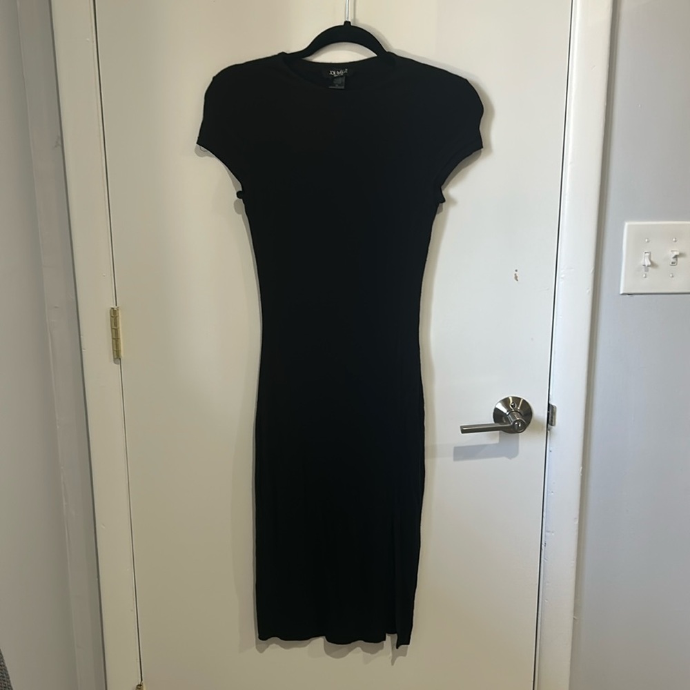 Boat neck bodycon dress with minimal side slit